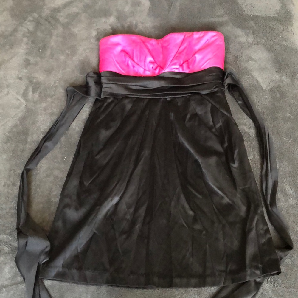 Black and pink strapless dress